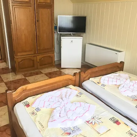 Bacso Apartman Gasthof *